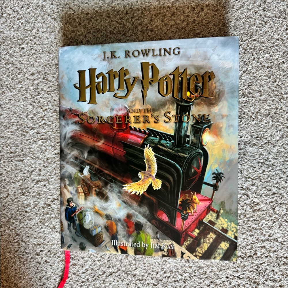 Harry Potter and the Sorcerer's Stone Illustrated Edition